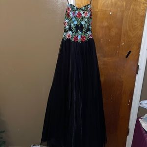 Macys black floral dress, size 1 never worn